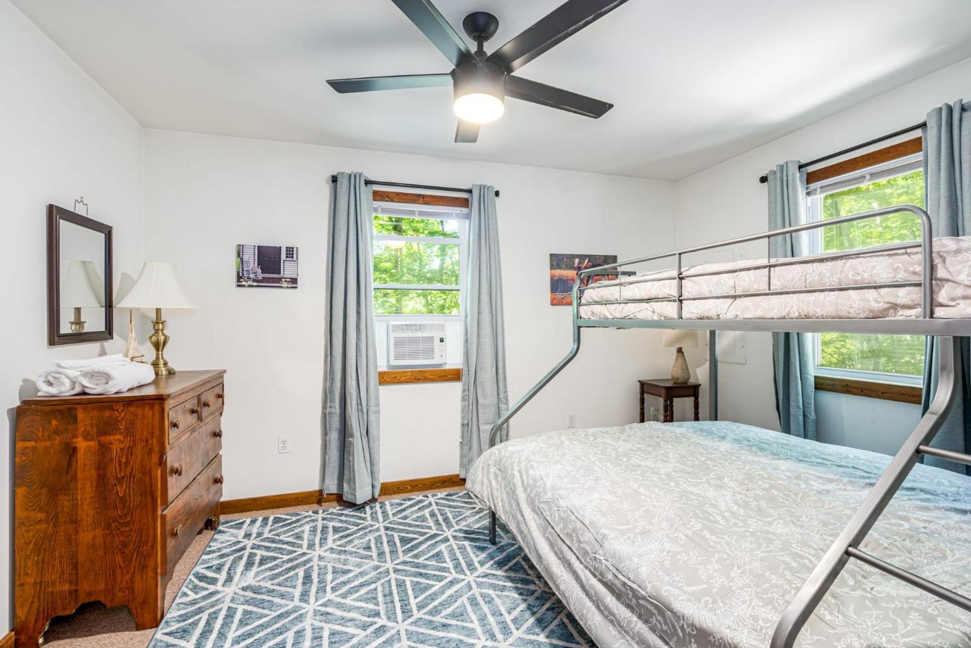 Secluded W Hot Tub, Fire Pit, Deck & Updated Wifi Great Cacapon Bagian luar foto