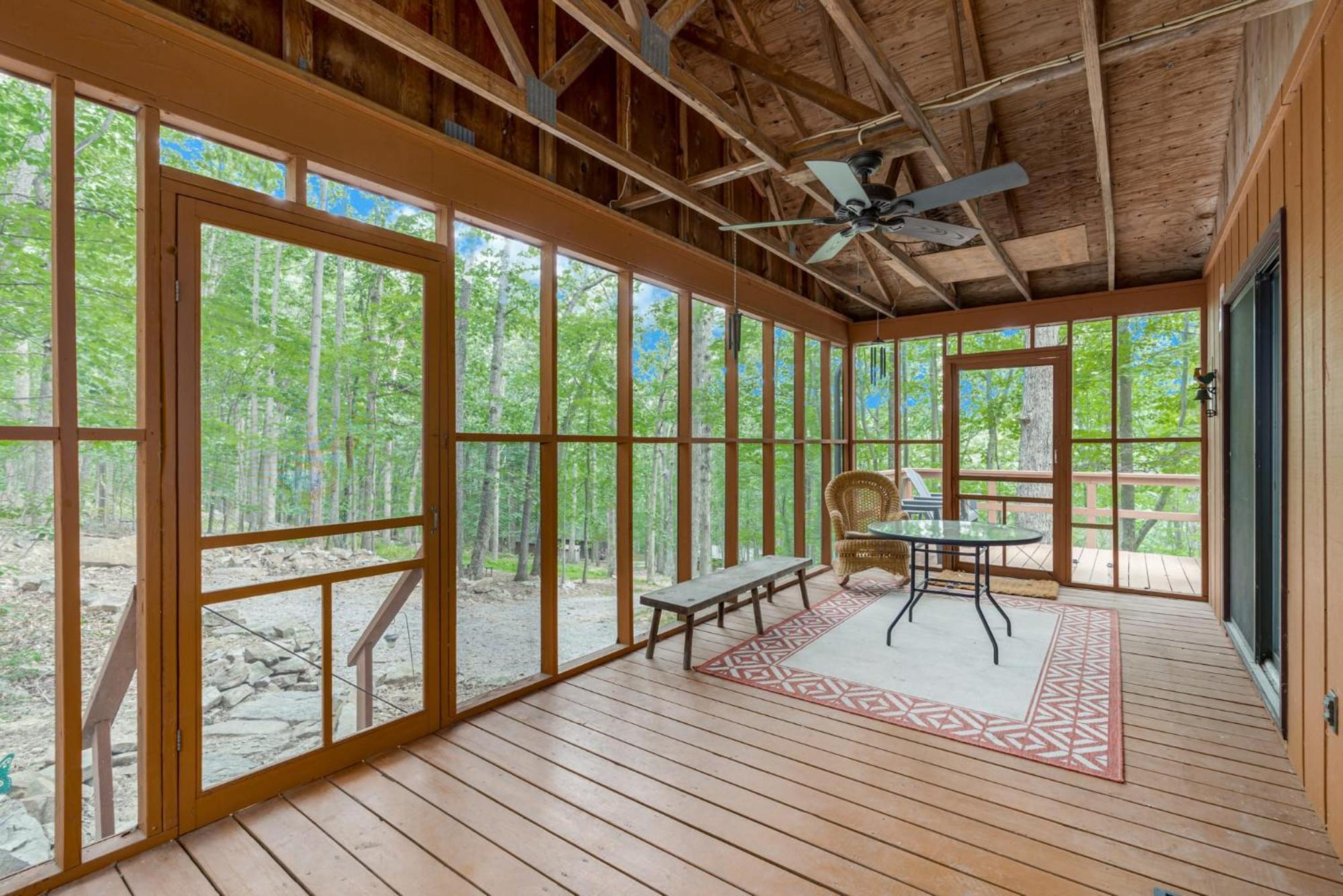 Secluded W Hot Tub, Fire Pit, Deck & Updated Wifi Great Cacapon Bagian luar foto